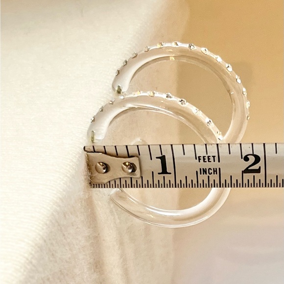 transparent lucite hoop earrings with crystal accents - Picture 4 of 9